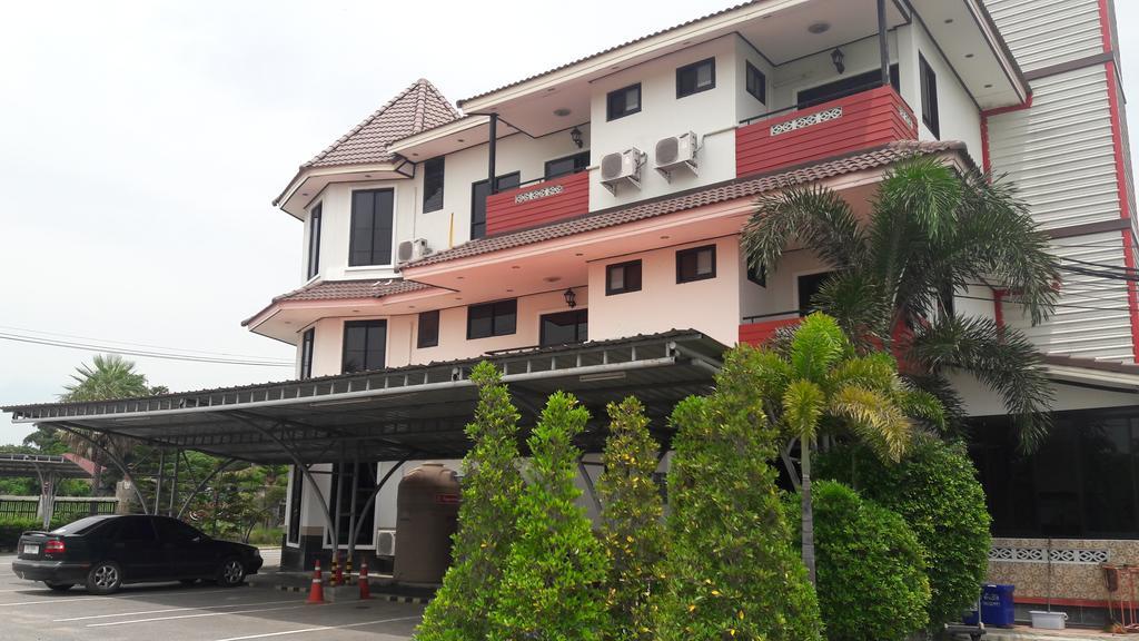 Tokyo Country Inn Nakhon Ratchasima Exterior photo
